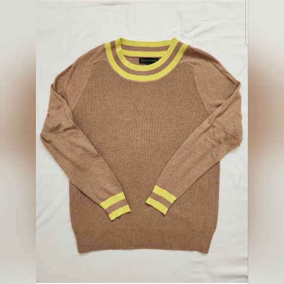 Banana Republic Preppy Tan Sweater Sz XS - Picture 2 of 3